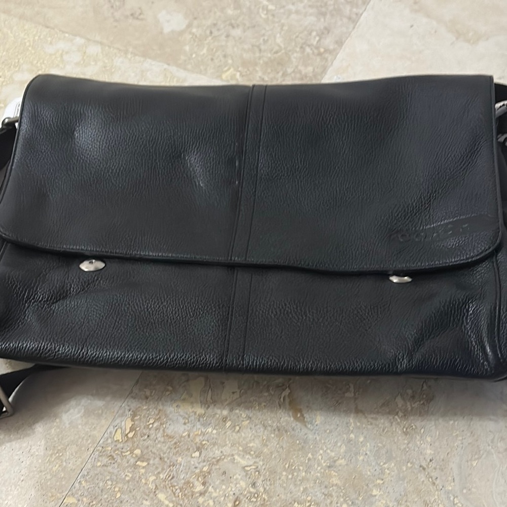 Coach Vintage Black Messenger Bag - Picture 6 of 8